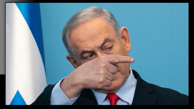 ראש ממשלת ישראל, בנימין נתניהו, מוסר הצהרה לציבור בנוגע למשבר הקורונה (צילום מקורי: אוליבייה פיטוסי; עיבוד: "העין השביעית")