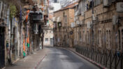 הרחוב הראשי בשכונת מאה שערים בירושלים, 5.4.20 (צילום: יונתן זינדל)