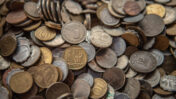 מטבעות כסף (צילום: יהב גמליאל)