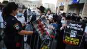 חרדים מפגינים נגד סגר על שכונותיהם בירושלים, 12.7.2020 (צילום: אוליבייה פיטוסי)
