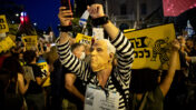הפגנה נגד בנימין נתניהו, סמוך למעונו שבירושלים, 1.8.2020 (צילום: יונתן זינדל)