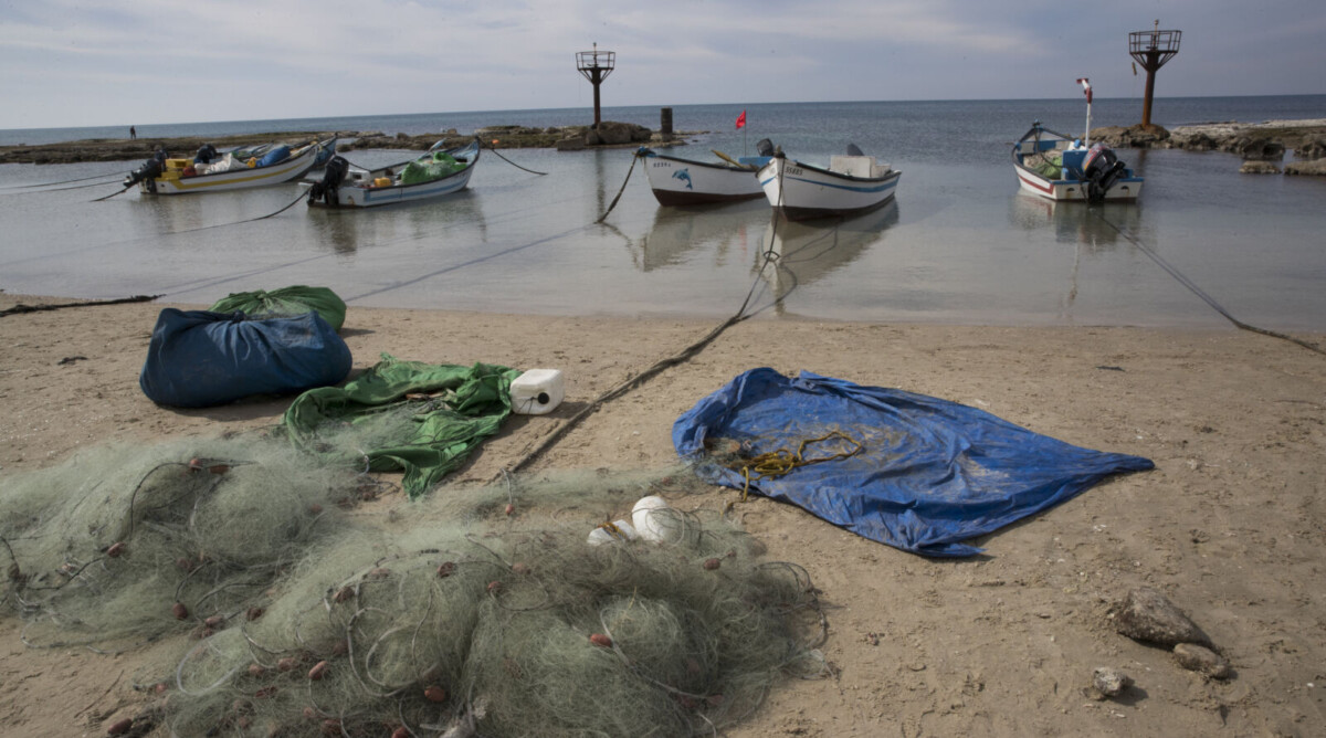 סירות דיג עוגנות לחוף ג'סר א-זרקא, 2017 (צילום: נתי שוחט)