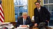 בועז ביסמוט ודונלד טראמפ בחדר הסגלגל, פברואר 2017 (צילום: הבית הלבן)