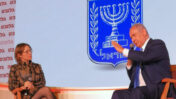 ראש הממשלה בנימין נתניהו ויו"ר "גלובס" אלונה בר-און, ועידת ישראל לעסקים, 19.12.2018 (צילום מסך)