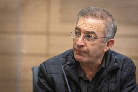 מנכ"ל קק"ל לשעבר מאיר שפיגלר בכנסת, מרץ 2022 (צילום: אוליבייה פיטוסי)