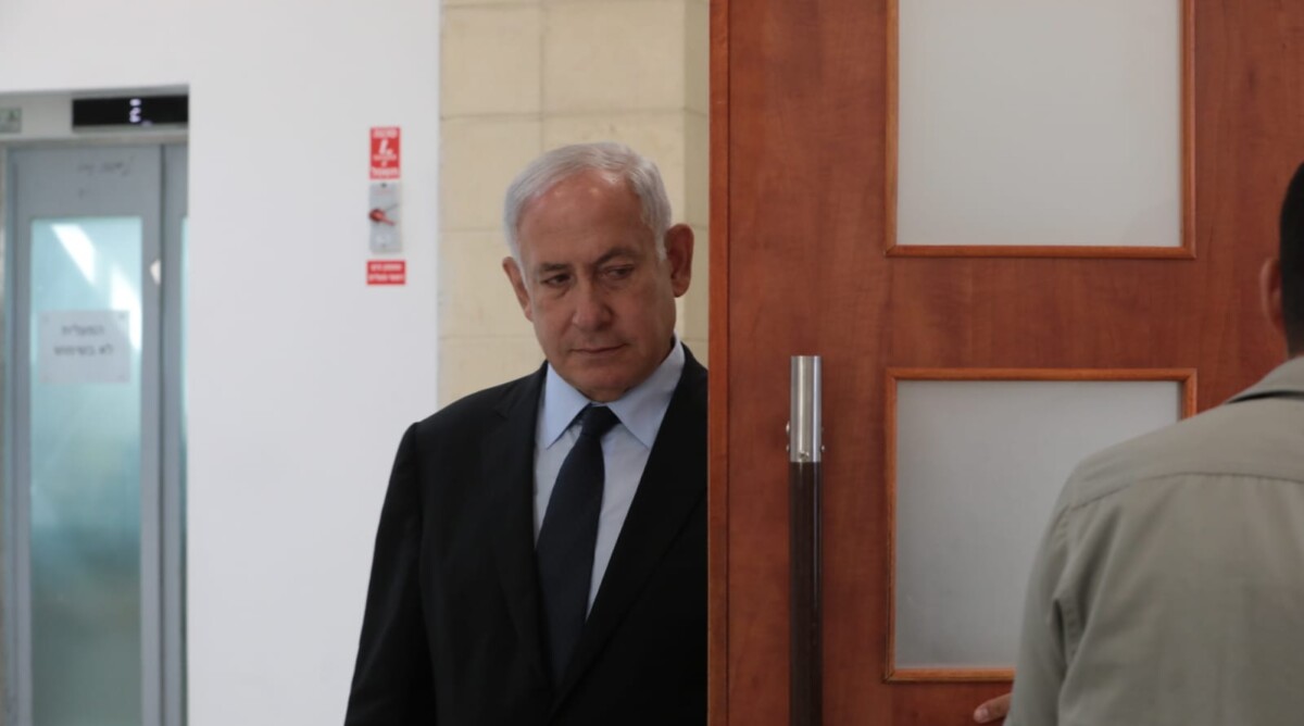 הנאשם בנימין נתניהו בבית-המשפט המחוזי בירושלים, 16.5.2022 (צילום: יוסי זמיר)