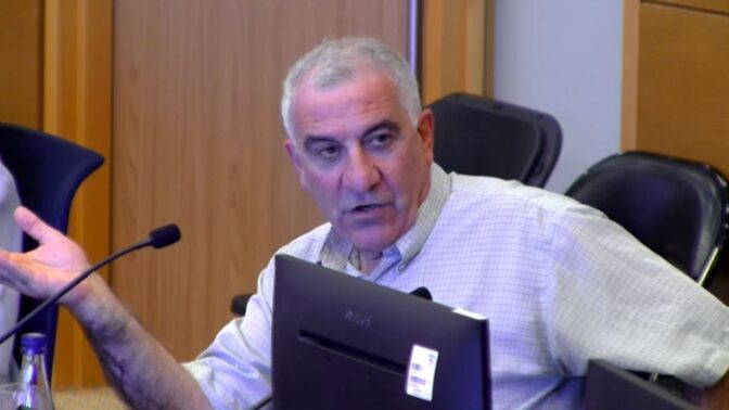 דני זקן בוועדת הכנסת לעניין הקרן לאזרחי ישראל, 21.6.22 (צילום מסך משידורי הוועדה)