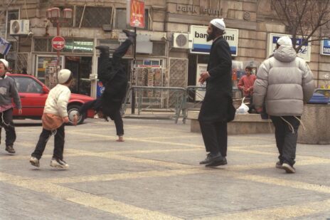 חסידי ברסלב בחג הפורים, מדרחוב בן יהודה בירושלים, 3.3.1999 (צילום: מארק ניימן, לע"מ) 
