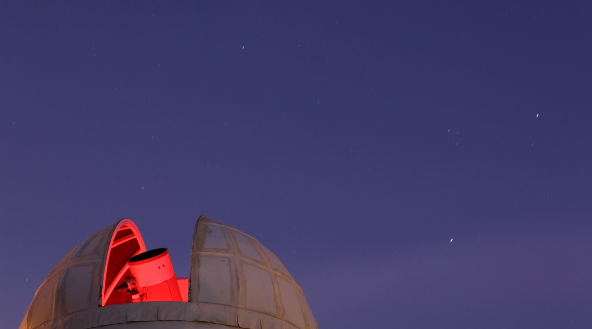 טלסקופ במצפה הכוכבים ברקת בעיר מודיעין, 2010 (צילום: יעקב נחומי)