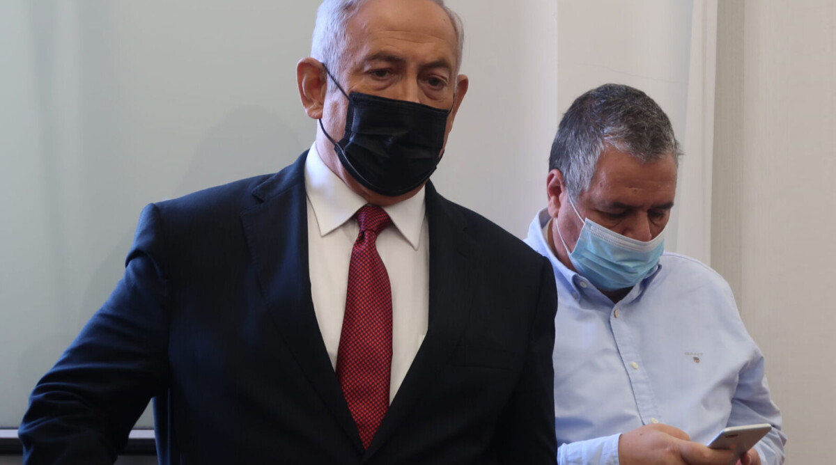 ראש הממשלה לשעבר בנימין נתניהו ואלי ציפורי, 22.11.21 (צילום: אורן פרסיקו) ראש הממשלה לשעבר בנימין נתניהו ואלי ציפורי, 22.11.21 (צילום: אורן פרסיקו)