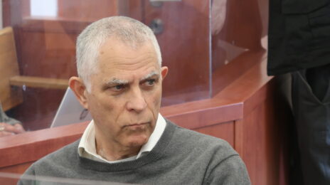 מו"ל "ידיעות אחרונות", ארנון (נוני) מוזס. בית-המשפט המחוזי בירושלים, 24.4.2023 (צילום: אורן פרסיקו)