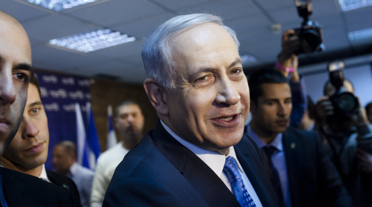 בנימין נתניהו, ראש ממשלת ישראל, בשולי מסיבת עיתונאים שקיים בתל-אביב לקראת בחירות 2015 (צילום: אמיר לוי)