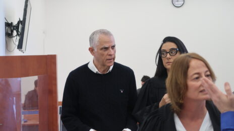 ארנון (נוני) מוזס בבית-המשפט המחוזי בירושלים, 2.5.2023 (צילום: אורן פרסיקו)