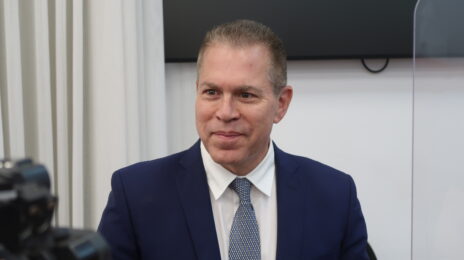 גלעד ארדן באולם משפט המו"לים, 16.5.2023 (צילום: אורן פרסיקו) גלעד ארדן באולם משפט המו"לים, 16.5.2023 (צילום: אורן פרסיקו)