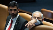 שר התקשורת שלמה קרעי עם ראש הממשלה בנימין נתניהו, כנסת ישראל, 1.5.23 (צילום: יונתן זינדל)