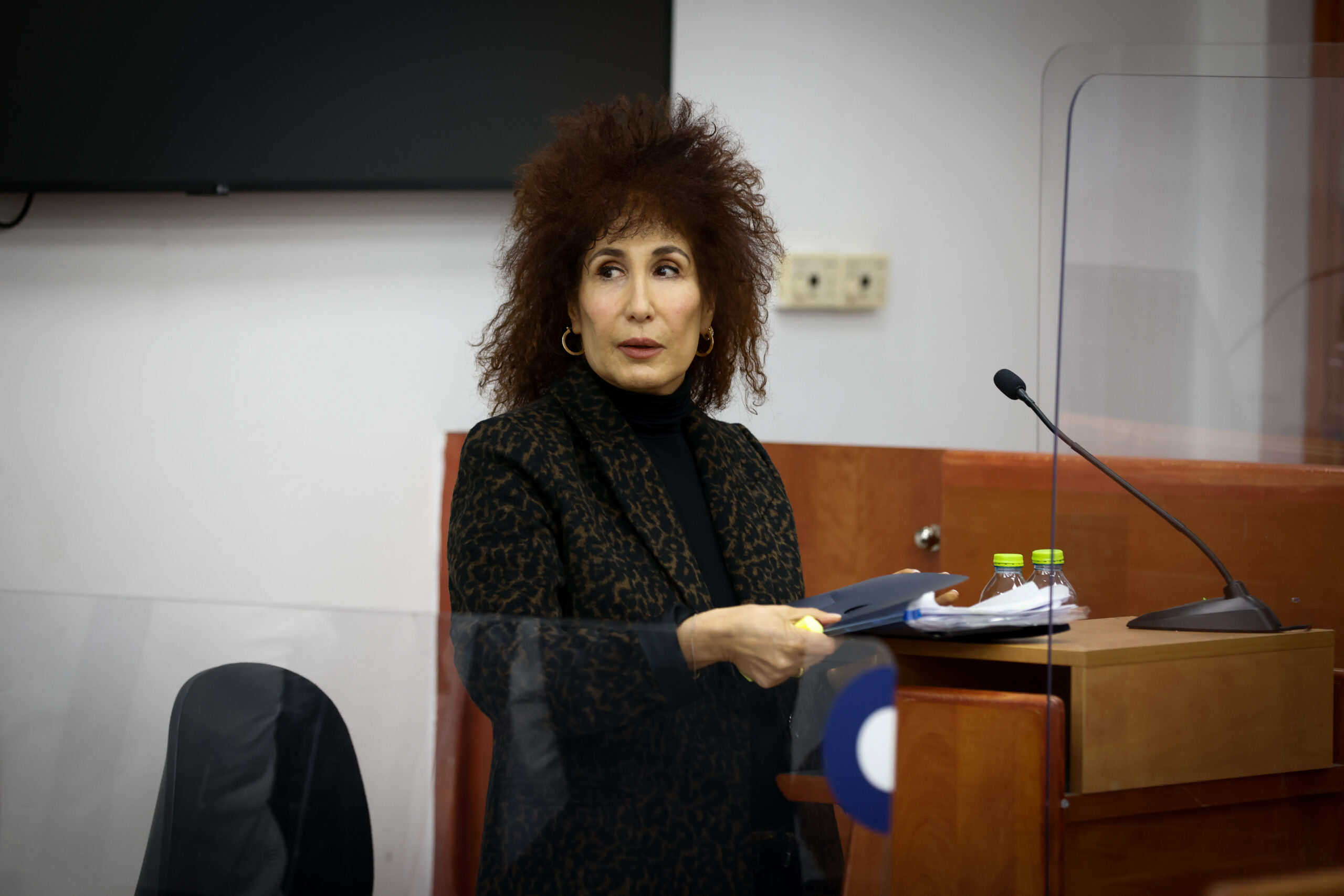 ד"ר יפעת בן-חי שגב באולם משפט המו"לים, דצמבר 2022 (צילום: אוליבייה פיטוסי)