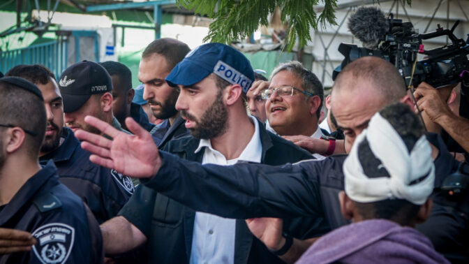 שר המשטרה איתמר בן-גביר מבקר בדרום תל-אביב למחרת מהומות האריתריאים, 3.9.23 (צילום: אבשלום ששוני)