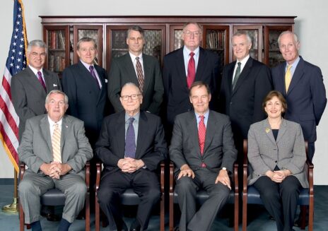 חברי הוועדה לחקר הפיגועים ב-9.11.2001 (צילום: נחלת הכלל)