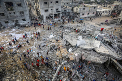 בית ברפיח, אחרי הפצצה של חיל-האוויר הישראלי, 11.11.23 (צילום: עבד רחים כתיב)