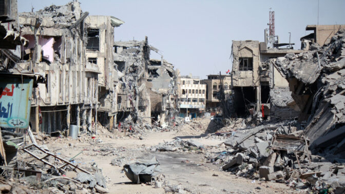 חורבן במוסול אחרי הקרב נגד כוחות דאע"ש בעיר, 9.7.17 (צילום: ה. מורדוך, קול אמריקה, נחלת הכלל)