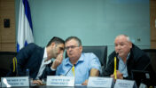 שר התקשורת שלמה קרעי (משמאל), בישיבת ועדת הכלכלה בנוגע להפרטת רשות הדואר, 20.11.23 (צילום: יונתן זינדל)