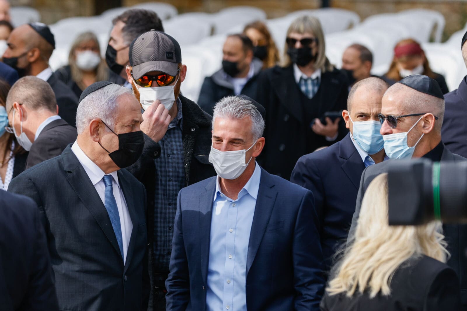 מימין: ראש השב"כ רונן בר, ראש המוסד דוד ברנע ויו"ר האופוזיציה בנימין נתניהו; 12.1.22 (צילום: אוליבייה פיטוסי)