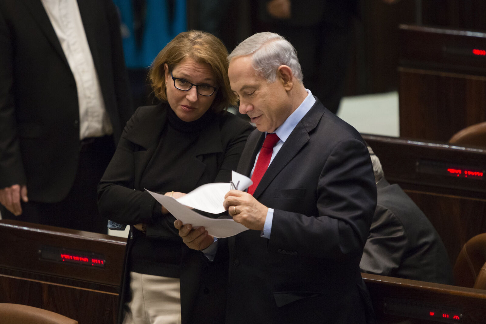 שרת המשפטים ציפי לבני וראש הממשלה בנימין נתניהו במליאת הכנסת, דצמבר 2013 (צילום: פלאש 90)