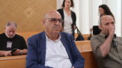 וואליד אל-עומרי, מנהל אל-ג'זירה בישראל, לפני תחילת הדיון בעתירה נגד "חוק אל-ג'זירה", 3.6.2024 (צילום: אורן פרסיקו)