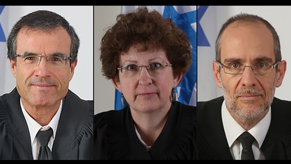 שופטי משפט המו"לים, מימין לשמאל: עודד שחם, ראש ההרכב רבקה פרידמן-פלדמן ומשה בר-עם (צילומים: אתר הרשות השופטת) שופטי משפט המו"לים, מימין לשמאל: עודד שחם, ראש ההרכב רבקה פרידמן-פלדמן ומשה בר-עם (צילומים: אתר הרשות השופטת)