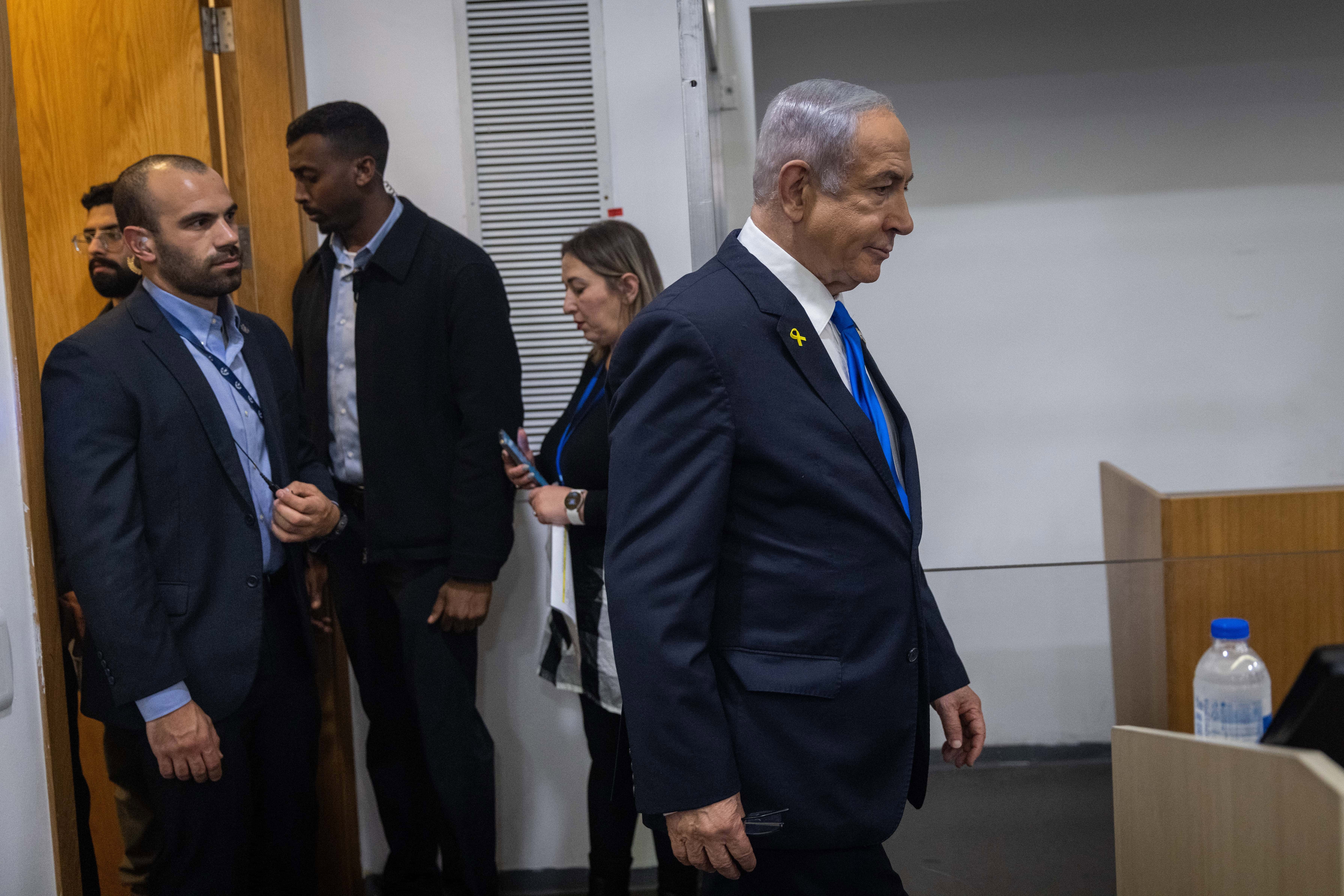 היום השני של עדות בנימין נתניהו. בית המשפט המחוזי בתל אביב, 11.12.2024 (צילום: הדס פרוש) היום השני של עדות בנימין נתניהו. בית המשפט המחוזי בתל אביב, 11.12.2024 (צילום: הדס פרוש)