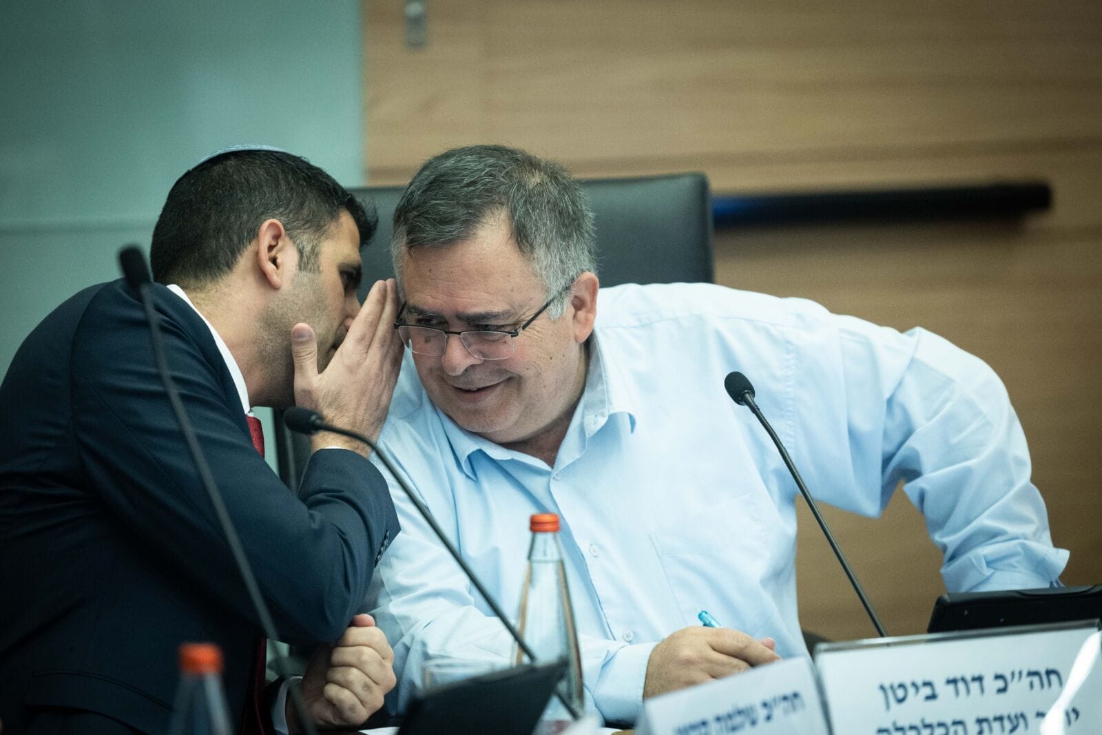 שר התקשורת שלמה קרעי (משמאל) ויו"ר ועדת הכלכלה ח"כ דוד ביטן (צילום: יונתן זינדל)