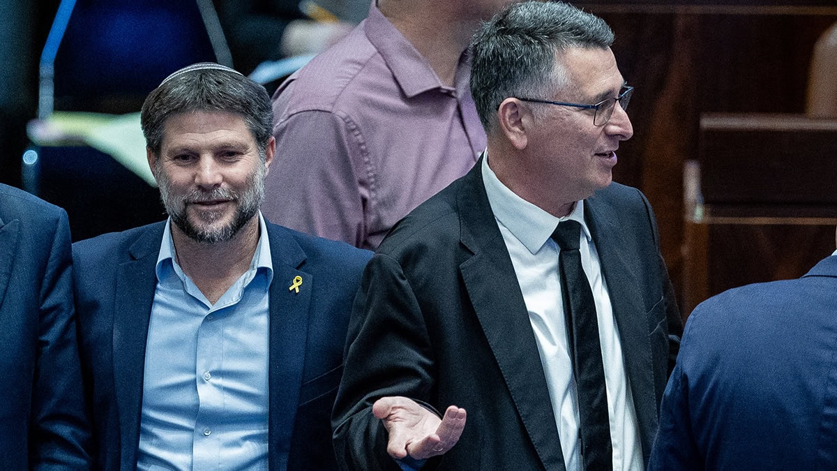 יו"ר הימין הממלכתי גדעון סער (מימין) ויו"ר הציונות הדתית בצלאל סמוטריץ' (צילום: יונתן זינדל) יו"ר הימין הממלכתי גדעון סער (מימין) ויו"ר הציונות הדתית בצלאל סמוטריץ' (צילום: יונתן זינדל)