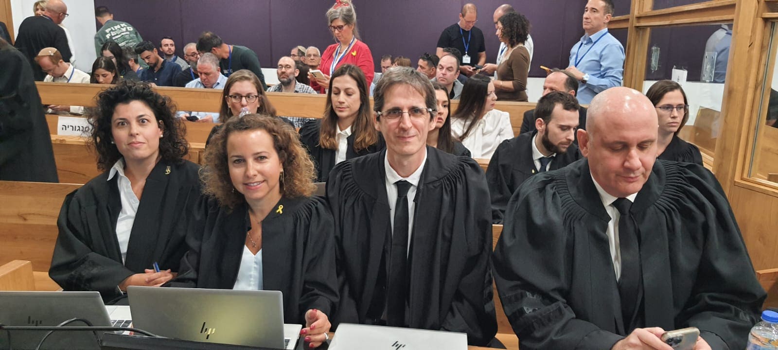 נציגי הפרקליטות: תדמור, גולדין, תירוש וולקן, משפט נתניהו, תל אביב, 10.12.24 (צילום: ראובן קסטרו) נציגי הפרקליטות: תדמור, גולדין, תירוש וולקן, משפט נתניהו, תל אביב, 10.12.24 (צילום: ראובן קסטרו)