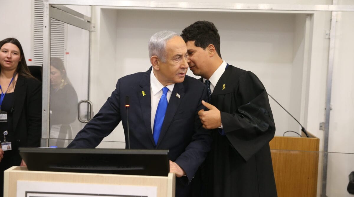 היום השני של עדות בנימין נתניהו. בית המשפט המחוזי בתל אביב, 11.12.2024 (צילום: עמית שאבי) היום השני של עדות בנימין נתניהו. בית המשפט המחוזי בתל אביב, 11.12.2024 (צילום: עמית שאבי)