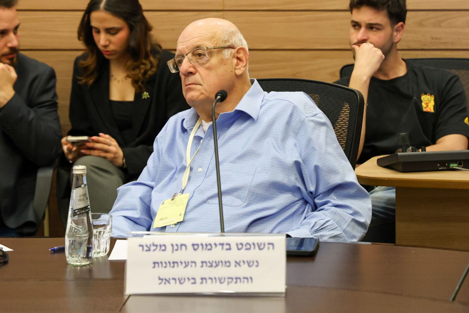 נשיא מועצת העיתונות השופט בדימוס חנן מלצר, בדיון בוועדת הכלכלה בהצעת החוק לשימוע שנתי של ראשי תאגיד השידור, 17.3.25 (צילום: דני שם טוב, דוברות הכנסת) נשיא מועצת העיתונות השופט בדימוס חנן מלצר, בדיון בוועדת הכלכלה בהצעת החוק לשימוע שנתי של ראשי תאגיד השידור, 17.3.25 (צילום: דני שם טוב, דוברות הכנסת)