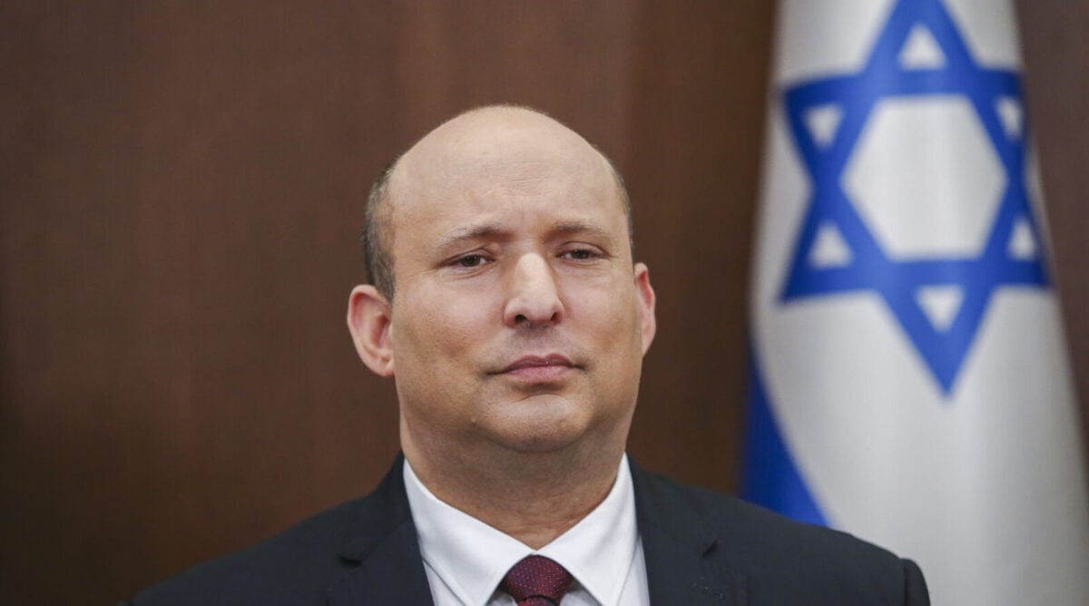 רה"מ נפתלי בנט, משרד ראש הממשלה, 19.6.22 (צילום: אלכס קולומויסקי)