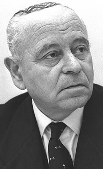 השופט ד"ר יצחק אולשן, 1962 (צילום: לע"מ) השופט ד"ר יצחק אולשן, 1962 (צילום: לע"מ)