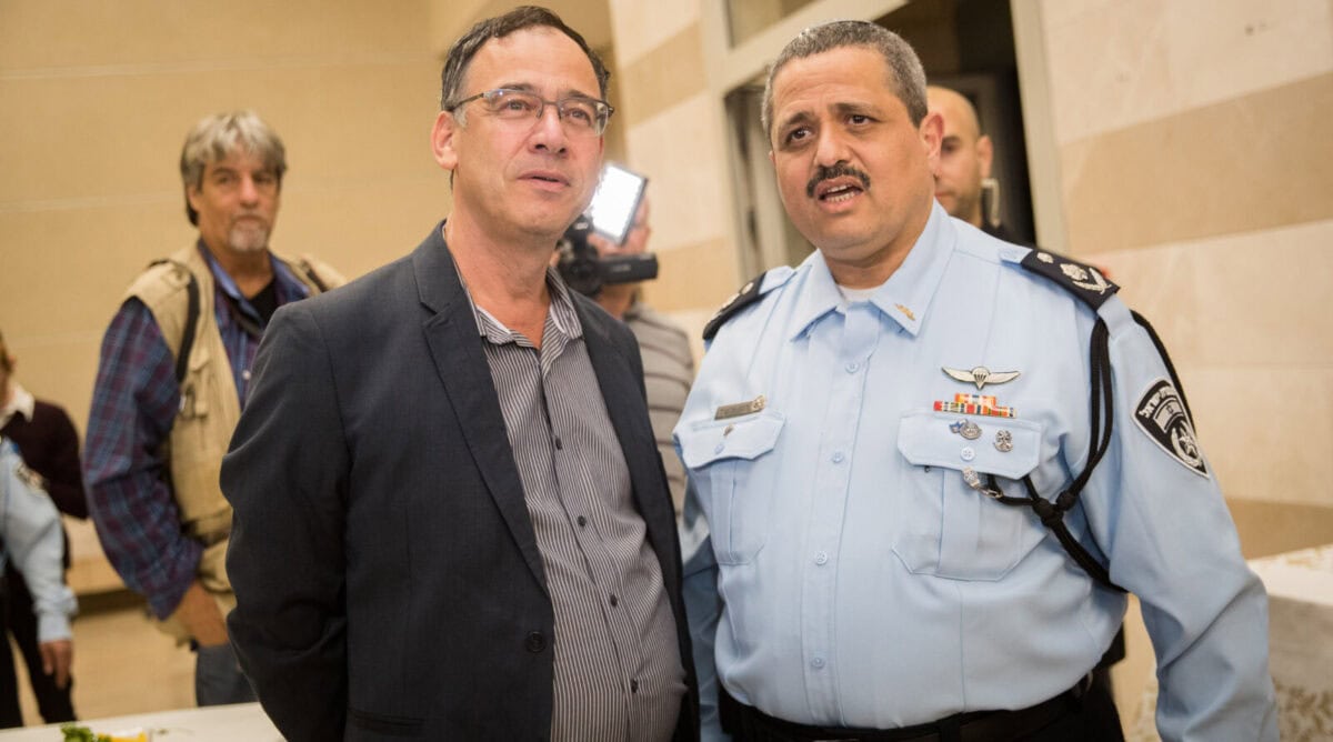 המפכ"ל רוני אלשיך (מימין) ופרקליט המדינה שי ניצן, 29.11.2018 (צילום: יונתן זינדל) המפכ"ל רוני אלשיך (מימין) ופרקליט המדינה שי ניצן, 29.11.2018 (צילום: יונתן זינדל)