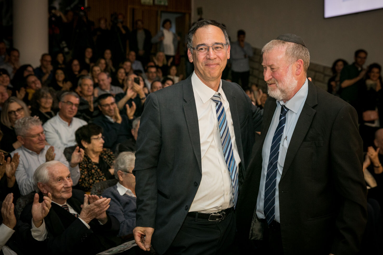 היועץ המשפטי לממשלה אביחי מנדלבליט (מימין) במסיבת הפרידה לפרקליט המדינה שי ניצן, ירושלים, 18.12.2019 (צילום: אוליביה פיטוסי) היועץ המשפטי לממשלה אביחי מנדלבליט (מימין) במסיבת הפרידה לפרקליט המדינה שי ניצן, ירושלים, 18.12.2019 (צילום: אוליביה פיטוסי)