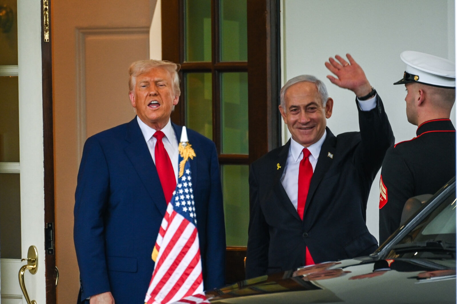 נשיא ארה"ב דונלד טראמפ (משמאל) וראש ממשלת ישראל בנימין נתניהו, הבית הלבן, 7.4.25 (צילום: לירי אגמי) נשיא ארה"ב דונלד טראמפ (משמאל) וראש ממשלת ישראל בנימין נתניהו, הבית הלבן, 7.4.25 (צילום: לירי אגמי)