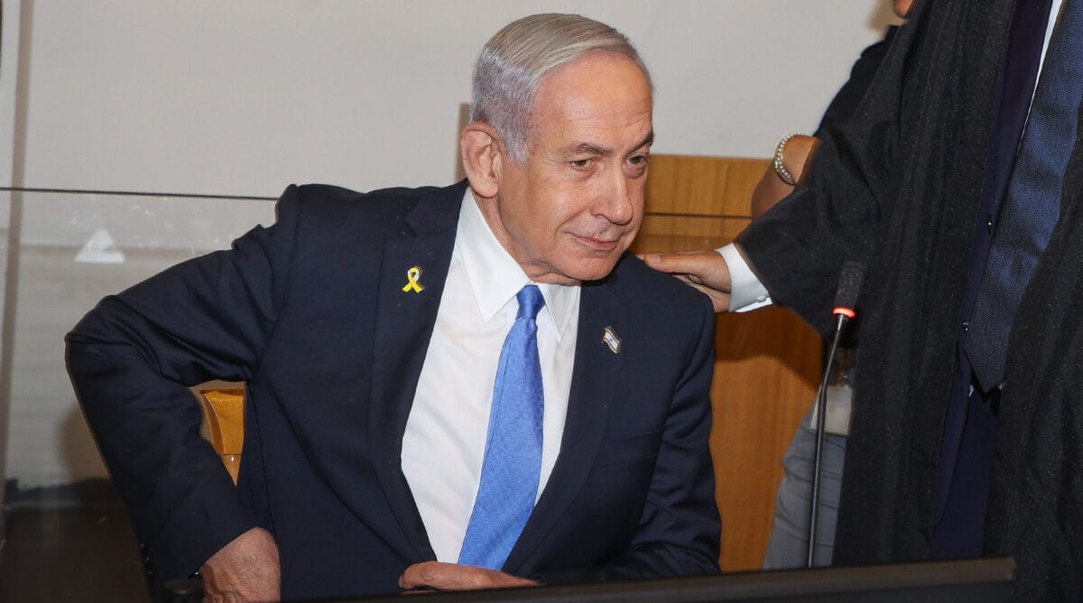 ראש ממשלת ישראל בנימין נתניהו בבית המשפט המחוזי בתל-אביב, בפתח היום השלישי של חקירתו הנגדית במשפטו הפלילי. 9.6.2025 (צילום: יריב כץ)