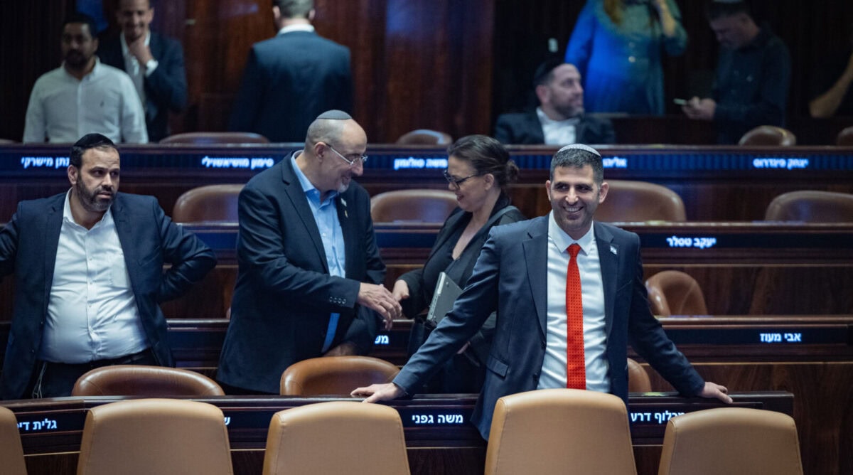 שר התקשורת שלמה קרעי, מליאת הכנסת, 4.6.25 (צילום: יונתן זינדל)