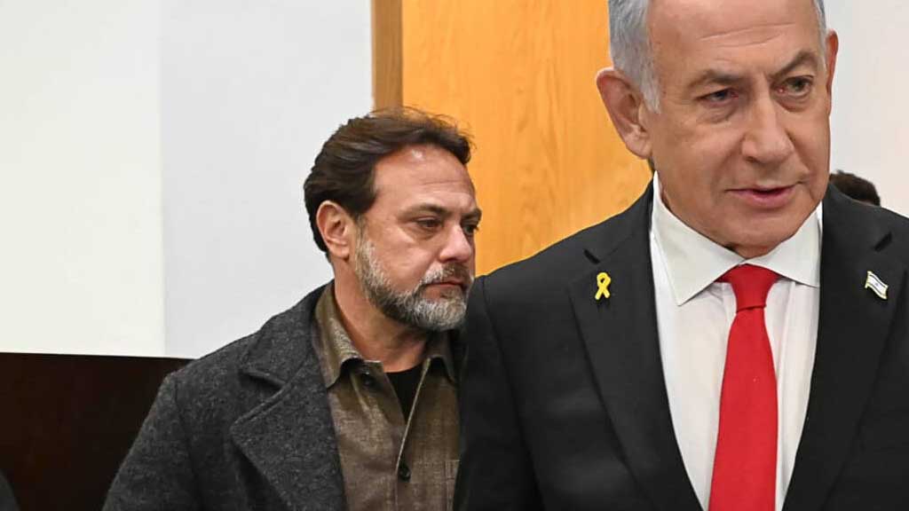 היחצן עופר גולן, אחד מדובריו של רה"מ הנאשם נתניהו, באחד מימי העדות של נתניהו במשפטו הפלילי, 19.2.2025 (צילום: תמר מצפי) היחצן עופר גולן, אחד מדובריו של רה"מ הנאשם נתניהו, באחד מימי העדות של נתניהו במשפטו הפלילי, 19.2.2025 (צילום: תמר מצפי)