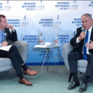 Amit Segal appears with Benjamin Netanyahu at a conference of the Manufacturers' Association, 10/19/2022 (screenshot)
