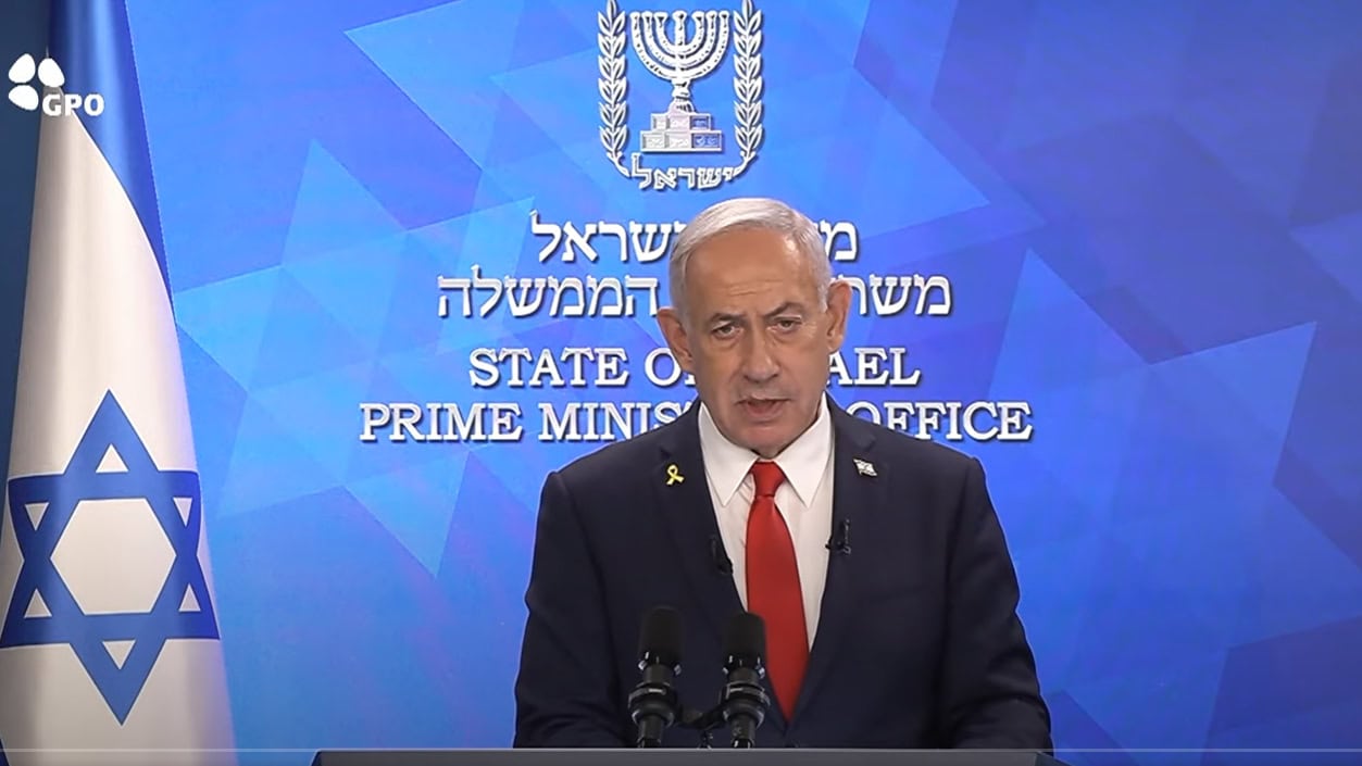 רה"מ הנאשם בנימין נתניהו משקר ומשתלח בעיתונאים, 10.8.2025 (צילום מסך)