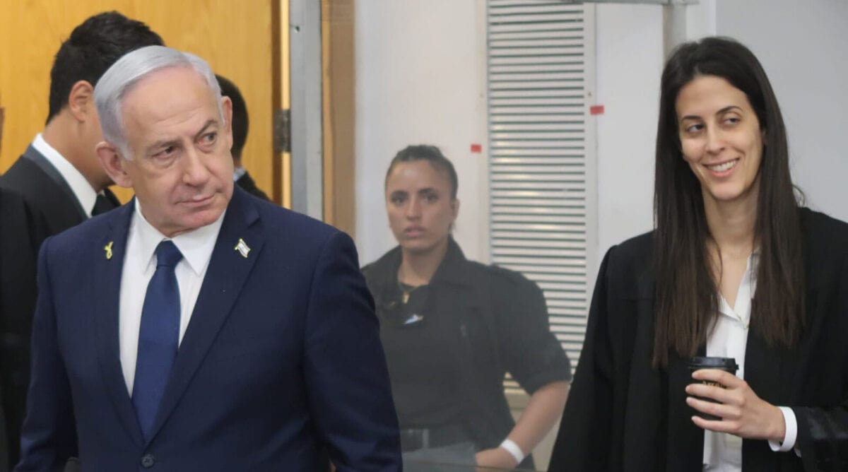 עו"ד נועה מילשטיין, מסוללת הפרקליטים של רה"מ הנאשם בנימין נתניהו, לפני יום עדותו ה-27; 29.4.2025 (צילום: אורן פרסיקו) עו"ד נועה מילשטיין, מסוללת הפרקליטים של רה"מ הנאשם בנימין נתניהו, לפני יום עדותו ה-27; 29.4.2025 (צילום: אורן פרסיקו)