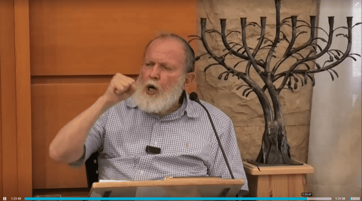 הרב אלי סדן בצילום מסך באחת מעשרות דרשות ארוכות שנשא לאחר שהצהיר לביהמ"ש כי הוא מתקשה לדבר בשל מצבו הרפואי הרב אלי סדן בצילום מסך באחת מעשרות דרשות ארוכות שנשא לאחר שהצהיר לביהמ"ש כי הוא מתקשה לדבר בשל מצבו הרפואי