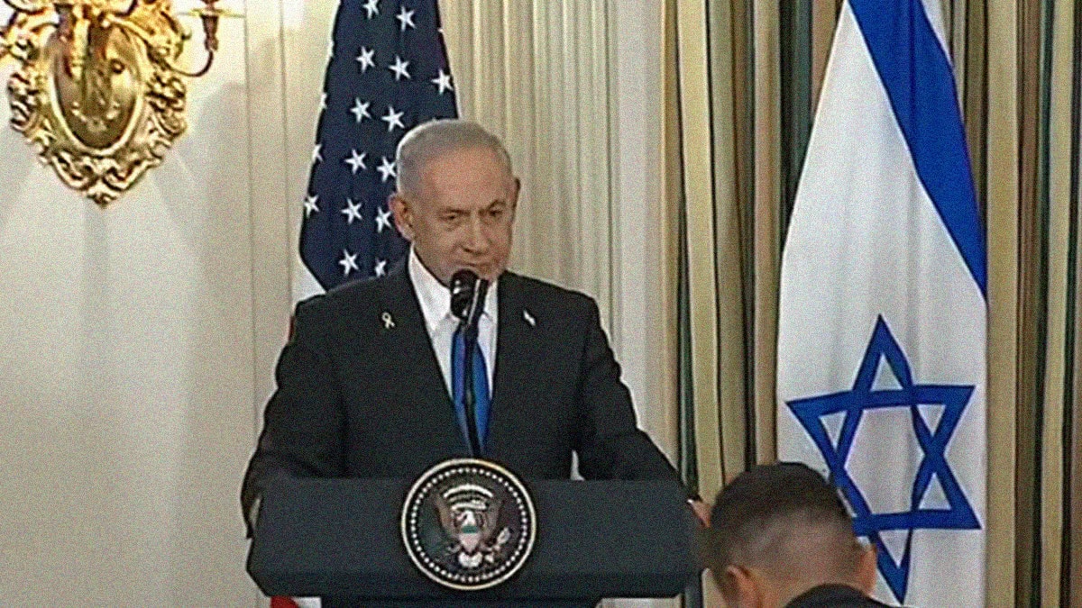 רה"מ הנאשם בנימין נתניהו אחרי הודעת טראמפ על "מתווה 20 הנקודות" לסיום המלחמה בעזה, הבית הלבן, וושינגטון, 29.9.25 (צילום מסך) רה"מ הנאשם בנימין נתניהו אחרי הודעת טראמפ על "מתווה 20 הנקודות" לסיום המלחמה בעזה, הבית הלבן, וושינגטון, 29.9.25 (צילום מסך)