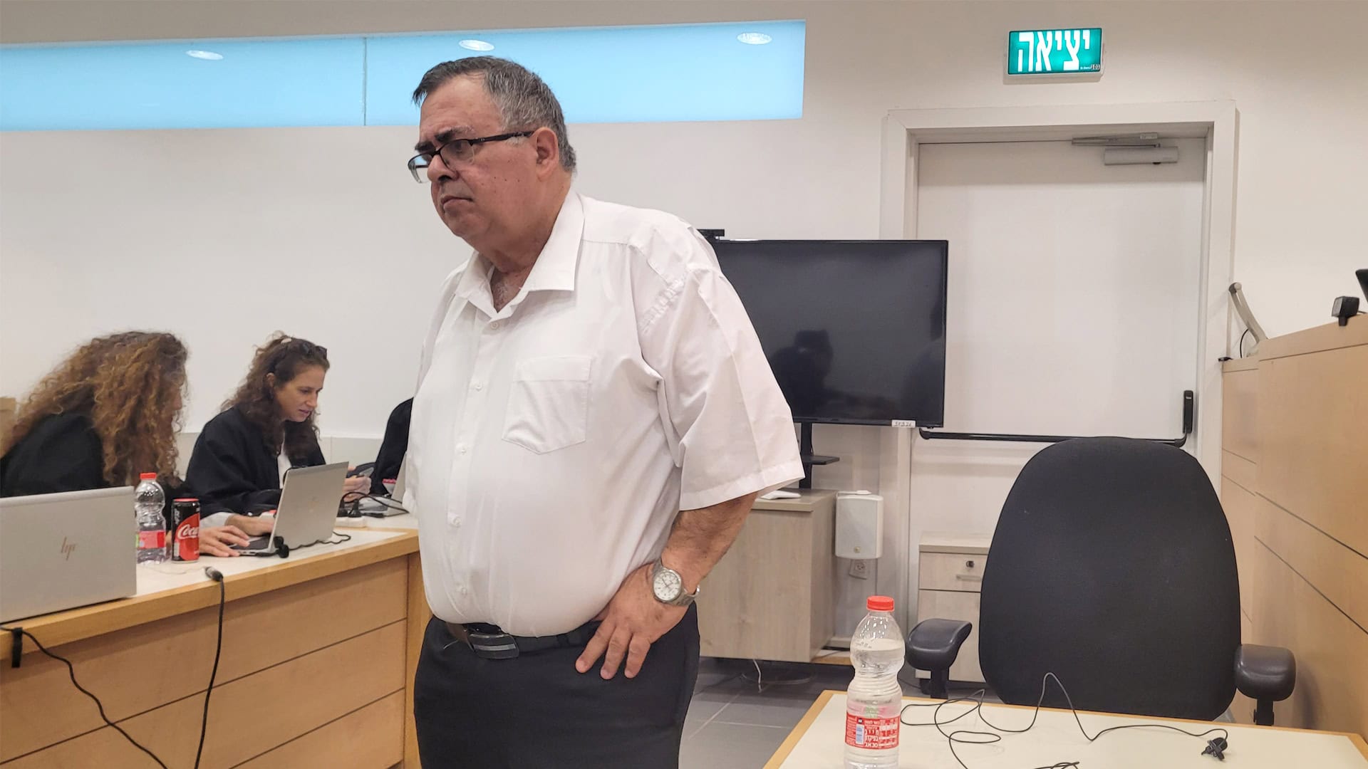 הנאשם דוד ביטן, שלשום בפתח הדיון (צילום: איתמר ב"ז)