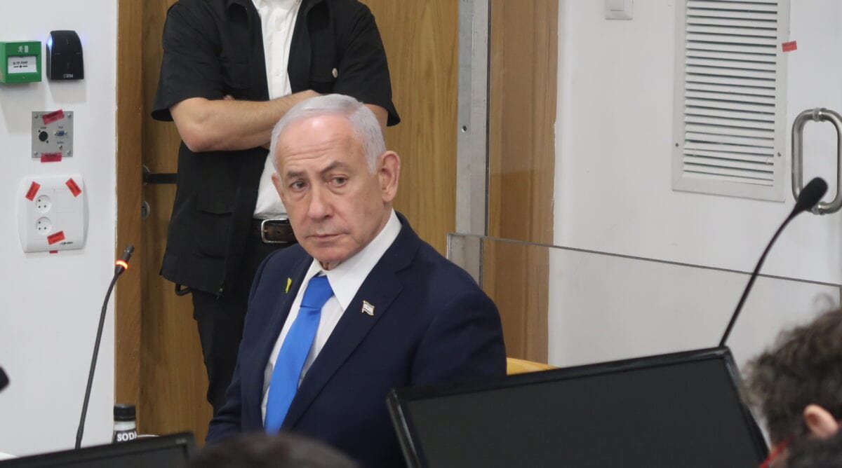 ראש הממשלה הנאשם בשוחד בנימין נתניהו, בהפסקה במהלך יום העדות ה-57 שלו, 26.11.2025 (צילום: אורן פרסיקו) ראש הממשלה הנאשם בשוחד בנימין נתניהו, בהפסקה במהלך יום העדות ה-57 שלו, 26.11.2025 (צילום: אורן פרסיקו)